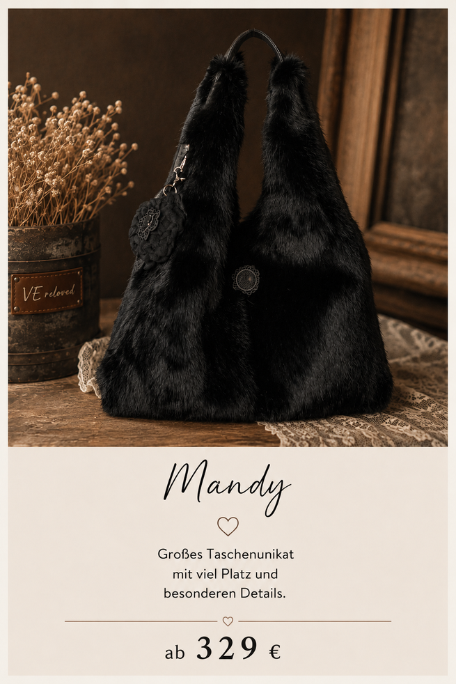 Mandy Taschenunikat von Viola Engler reloved aus schwarzem Fellmaterial mit dekorativen Details.