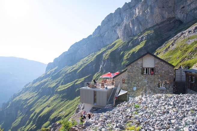 De Glärnischhütte 1990 m