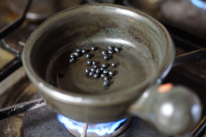 仲本律子　R工房　女性陶芸家　土鍋作品　ブログ　土鍋ココット　薬膳茶　黒豆シナモン茶