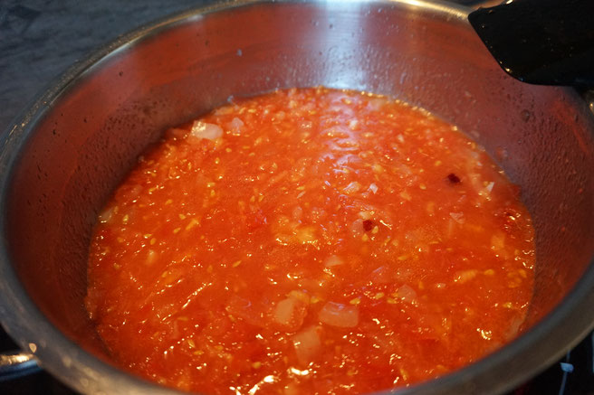 Spaghetti mit Basilikum Tomatensoße