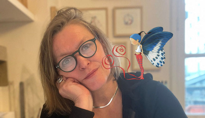 Armelle Boy, l'illustratrice de Timeliot. Le petit elfe a des ailes de papillon est sur son épaule