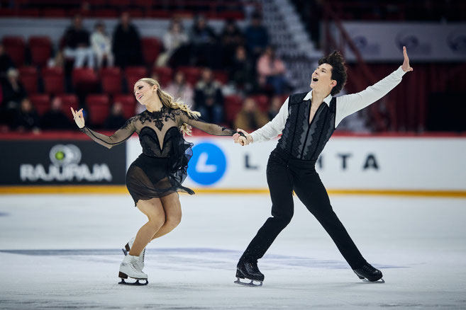 © International Skating Union (ISU) / Emilea Zingas et Vadym Kolesnik