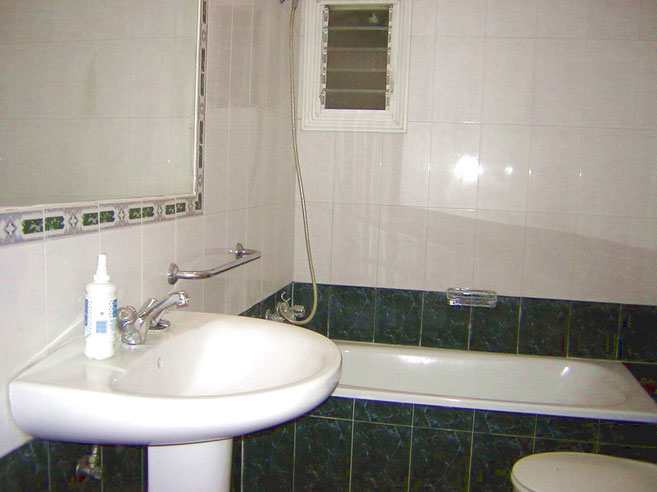 Bad mit Wanne der Ferienwohnung auf teneriffa in Los Gigantes