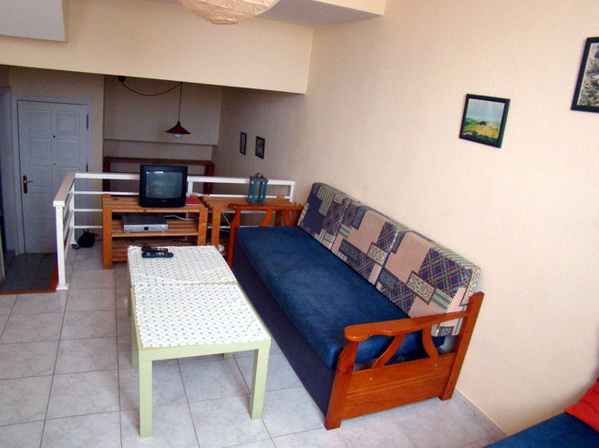 Schlafcouch in der Ferienwohnung mit Terrasse in Los Gigantes auf teneriffa