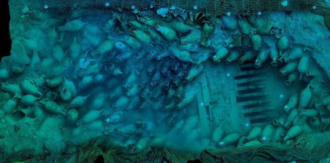 El pecio Bou Ferrer: un naufragio de la época de Nerón en Vila Joiosa (Alicante)  y una imágen espectacular de:  National Geographic