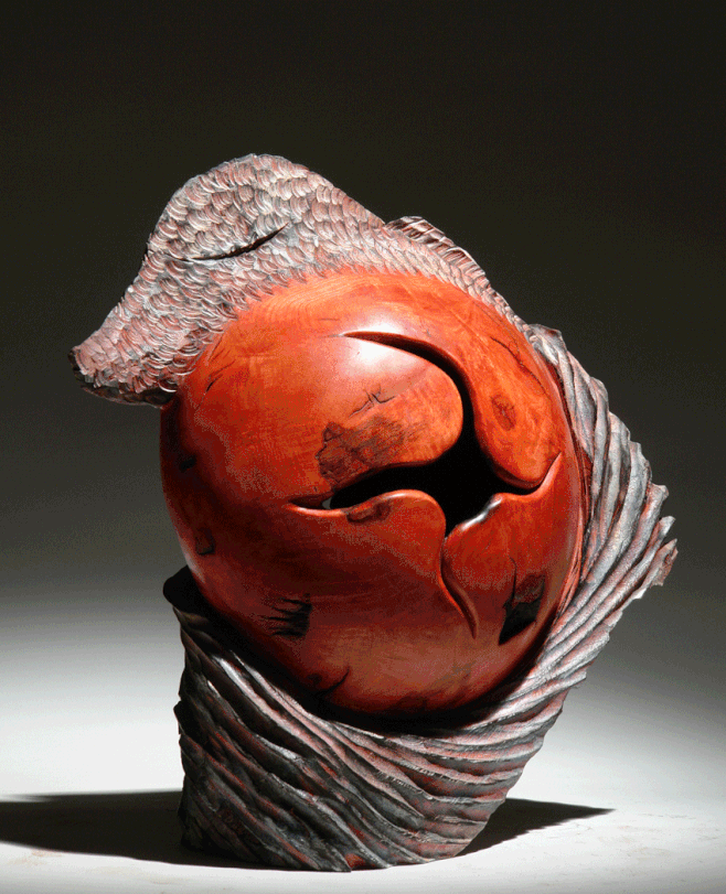 "Chimère" L x l x h : 25 x 15 x 35 cm - 2005 Loupe de frêne teintée, pigments. Cette pièce appartient à la série des "Caramboles".  C'est cette série qui est à l'origine des "Danaïtes" et de "Selva" a