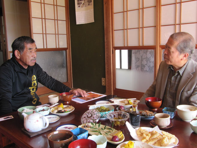 左側が山部博典氏( 写真 熊本県庁緒方美英子氏提供)