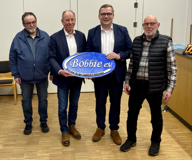 von links Rolf Grassmann, alter Obebürgermeister Bernd Tischler, neuer Oberbürgermeister Matthias Buschfeld und Jürgen Babian