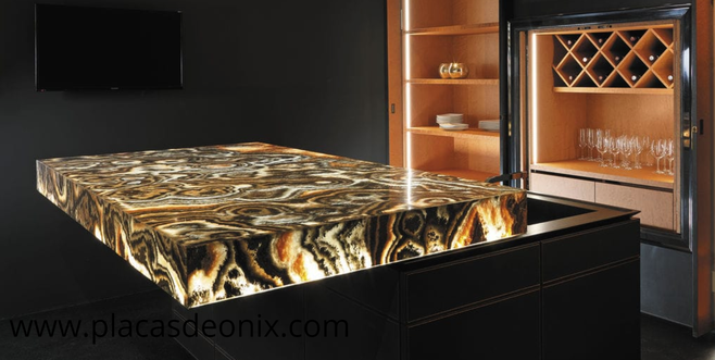 cocina de onix, cubierta de onix, mesa de onix, comedor de onix, placas de onix, fabricación de cubiertas de onix, cubierta de granito, barra de onix, bar de barra de onix