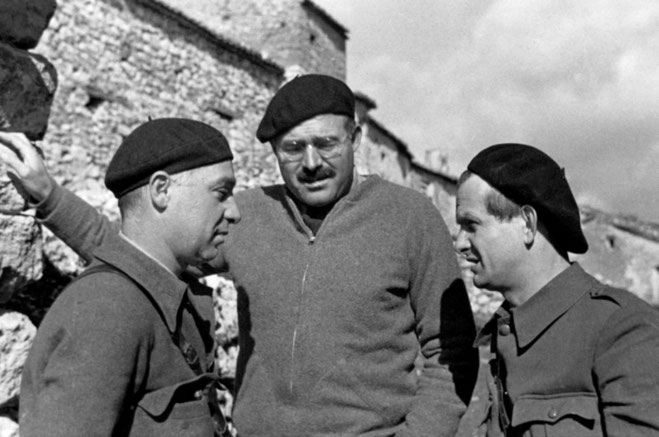 Ilya Ehrenburg, Gustav Regler (th) og Ernest Hemingway, Spanien 1937