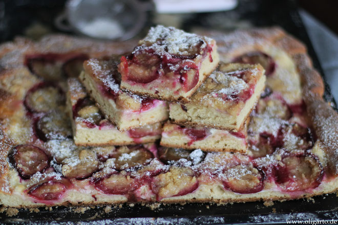 Pflaumenkuchen aus Hefeteig Oligarto Backen mit Olivenöl 