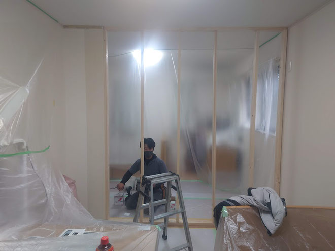三重県桑名市の子供部屋の間仕切り壁の工事