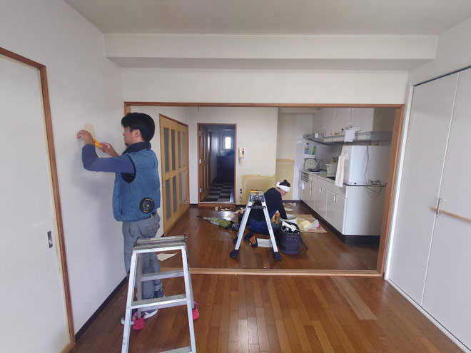 イクメンリフォームによる愛知県名古屋市の分譲マンションの激安内装工事中！