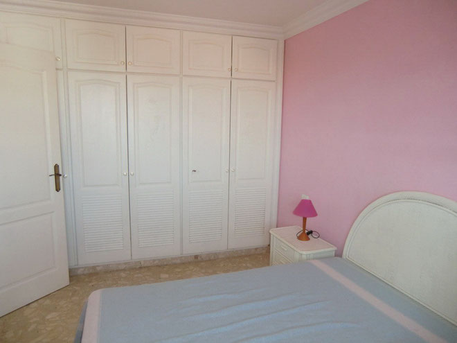 2.Schlafzimmer - Schrank