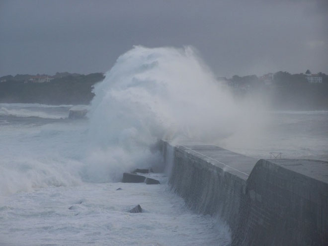 Tempête sur les digues