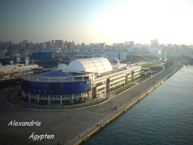 ...16.10.2009... Kreuzfahrtterminal ... im Hafen von Alexandria ...