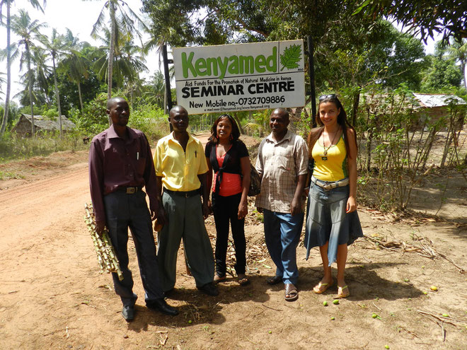 Kenyamed Training: Picture with Stella Bili Project Coordinator of KARIBU care and all staff from Kenya
