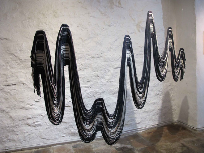 Vue de l’exposition à la galerie Bazart textile, Saint-Antonin Noble Val
