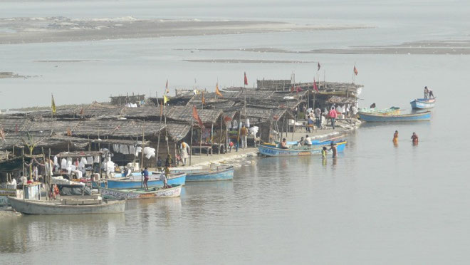 Ablutions dans le fleuve sacré