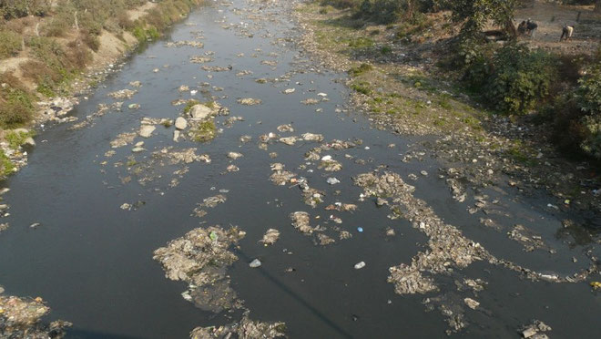 L'eau pure et limpide de la Bishnumati river...