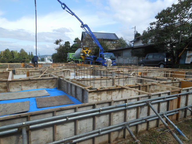 長野県　塩尻市片丘　建築設計事務所　建築家　news設計室　丸山和男　住宅設計　設計監理　基礎工事　コンクリート打設