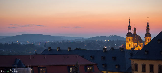 Abendstimmung über Fulda aus meinem Hotelzimmer (6. Stock) - rechts ist noch der beleuchtete Dom zu sehen