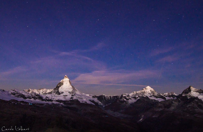 Aussicht früh morgens als es eigentlich noch ziemlich dunkel war, durch die lange Belichtungszeit wurde das Bild jedoch so hell und man sieht sogar noch die letzten Sterne der Nacht :-)