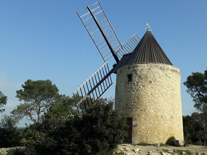 le Moulin Tissot Avon, propriété de la commune de Fontvieille  depuis 2015, entièrement  restauré en 2016