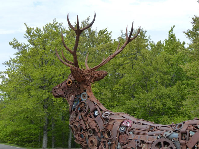 Le Cerf : sculpture métallique du "Belvédère"