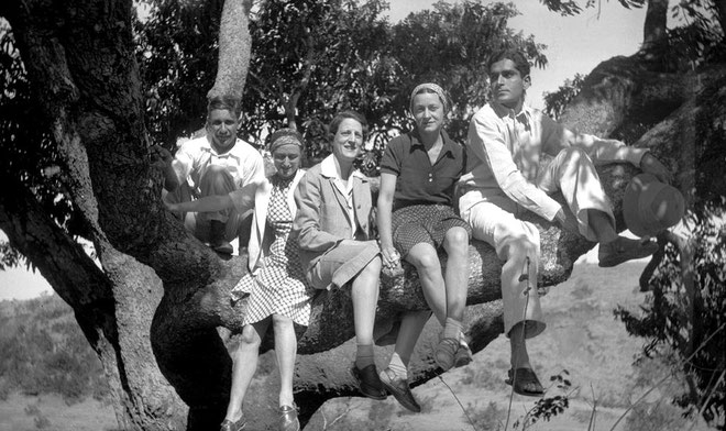 MSI Collection ; 1937 - Trimbak, India - Margaret is 2nd from the left