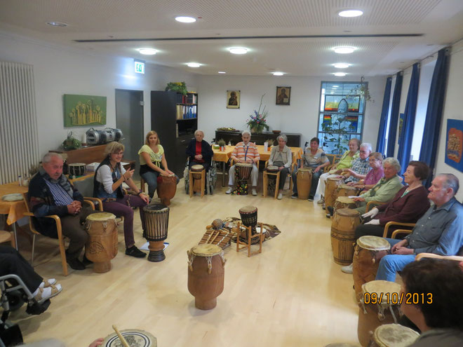 Trommel-Workshop in einem Seniorenstift in Wesel
