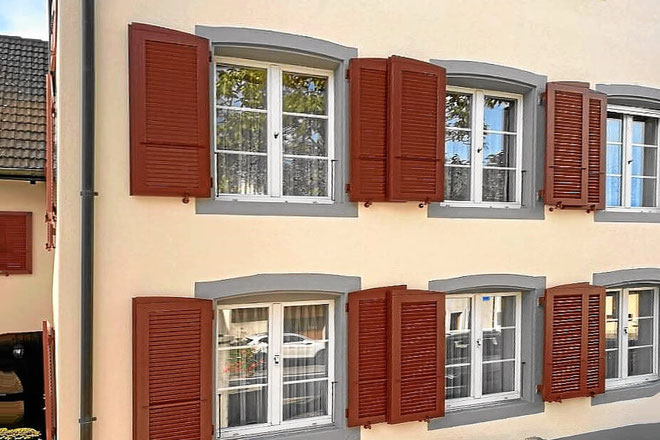 Fassadensanierung mit Schutz vor Algen und Pilzen