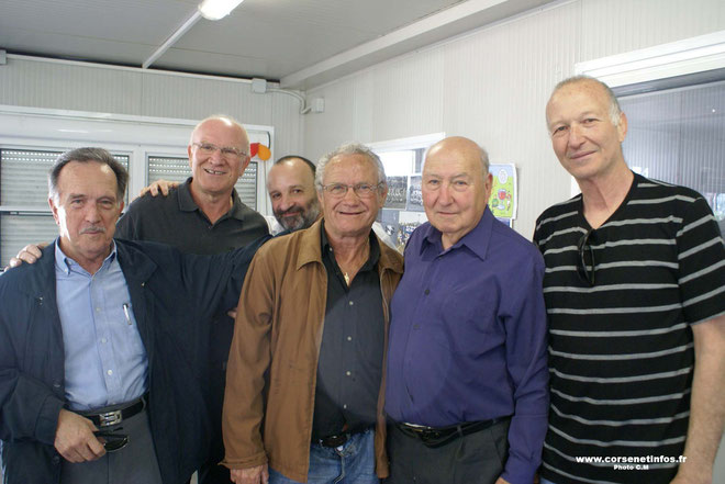 Victor Serafini (deuxième à partir de la droite) en compagnie de Jacques Giraldi, Jean Poligani, Batti Fusella, Louis Tinti et Louis Casanova : souvenirs, souvenirs