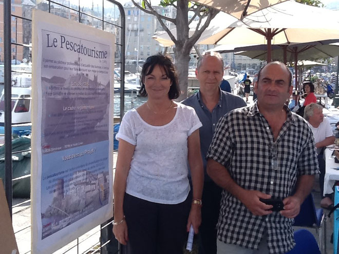 Joëlle Borromei, chargée de communication, Patrick Filmont du Service mer, chargé de l'éducation à l'environnement marin et François Arrighi, animateur du groupe de développement durable des zones de pêche de l'office de l'environnement, (Photo N Mari)