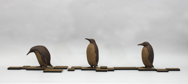 ペンギンstopⅠ(21×11.5×16.5cm)，ペンギンstopⅡ(28×11×19cm)，ペンギンstepⅠ(25×11×14.5cm)