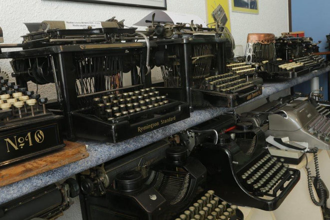 Le musée de la mécanographie de Bourg-en-Bresse - espace de présentation - machines à écrire