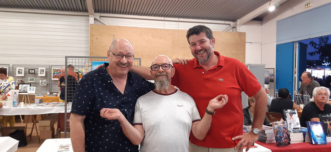 Le trio de l'humour avec mes complices Patrick François auteur et organisateur du salon de l'humour à Escoire et Patrick Modolo auteur Humour et Polar.