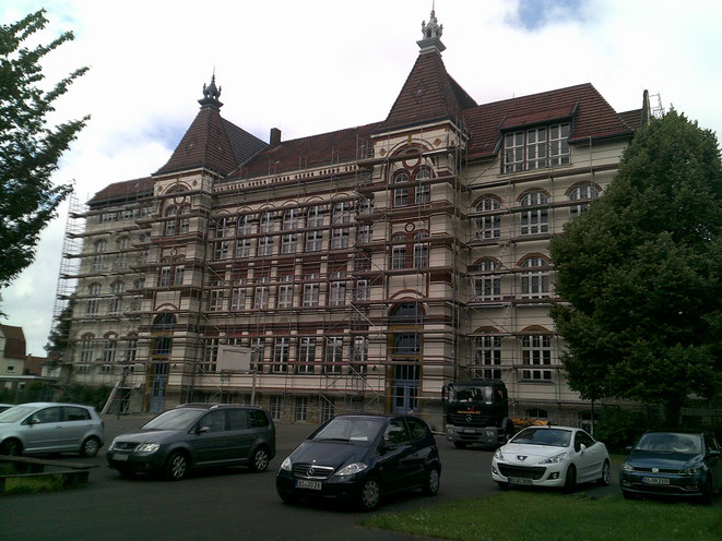 Bielefeld Gutenbergschule, Kompletteinrüstung.