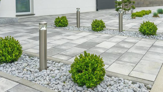 Steingarten anlegen. Kies, Schotter und Felsen im Garten Naturgarten