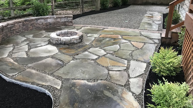 Granitplatten einzeln mit grossem Fugenbild