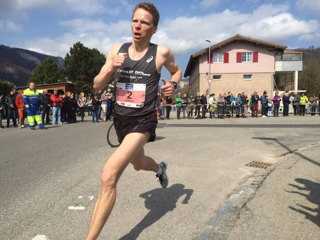 Adrian Lehmann unterwegs zum Schweizermeistertitel im 10km-Strassenlauf