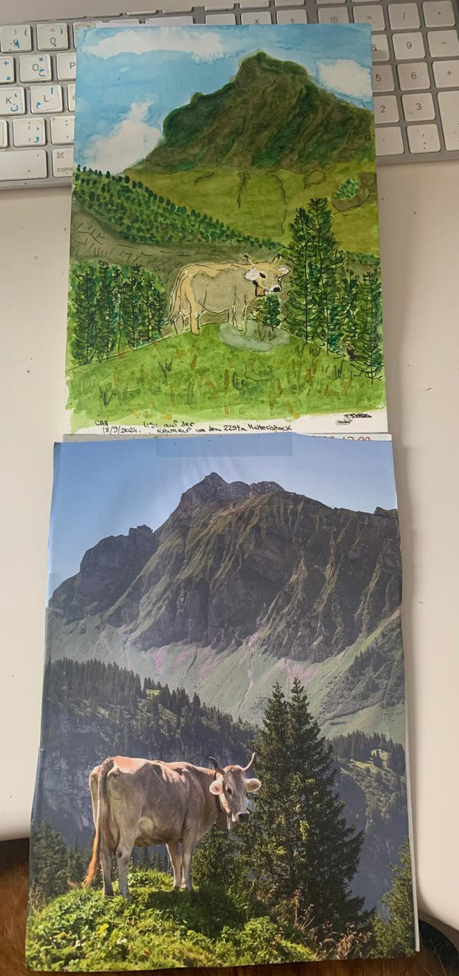 deux illustrations d'une vache dans un paysage montagneux. le Muttristock, une peinture à l'aquarelle d'une vache dans un environnement verdoyant avec des arbres et des montagnes.