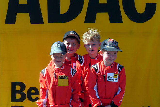 Die "Roten Flöhe" des MC Seelow e.V. im ADAC (leider fehlt unser jüngster, Henry))