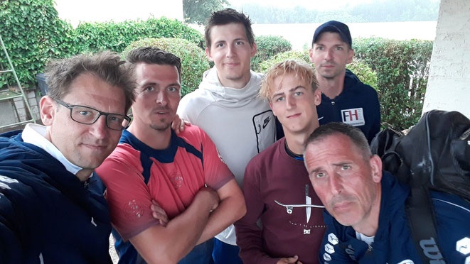 Das Lächeln ist Gery, Michael, Christoph, Thomas, Andi und Nik unmittelbar nach dem Spiel sehr schwer gefallen