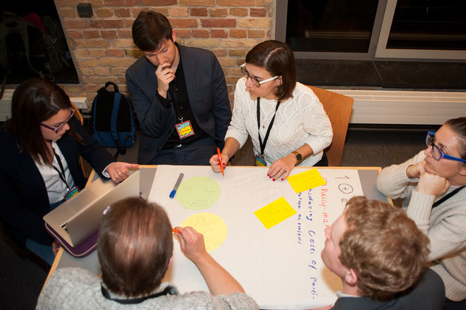 Maria Freitas, FEPS, moderating a discussion group in the EUth Open Summit. Photo by Vytautas Vaiceliunas