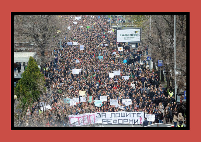 A massive number of students, young people and other supporters were out on the streets to protest the proposed reform. A banner ahead reads “Stop the bad reforms”, photo credit: Robert Atanasovski