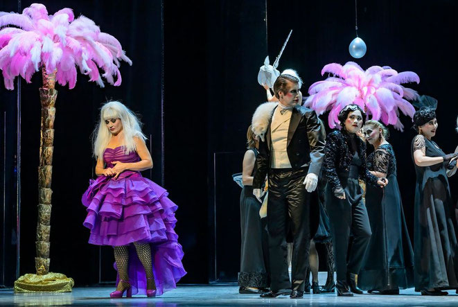 La Traviata, Theaterhagen, Serenad Uyar, Kenneth Mattice, Hyejun Melania Kwon, Foto: Bettina Stöß