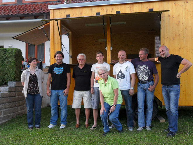 Unsere fleißigen Ufer-Fest Wagenbauer 2011