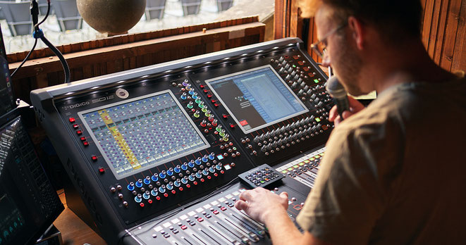 DiGiCo SD12-T am FOH mit Simon Hüging