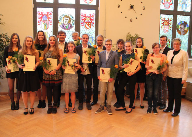 Die Ausgezeichneten: Nele Preuß, Annika Brehme, Tracey Lehr, Luca Hielscher, Jonathan Zachrau, Elisabeth Halbach, Georg Koch, Konstantin Lesnych, Leon Krebs, Paul Sauermann, Jeannine Schach, Maja Borgmann, Michelle Wagner, Lisa-Malin Kiene, Steven Wedde,